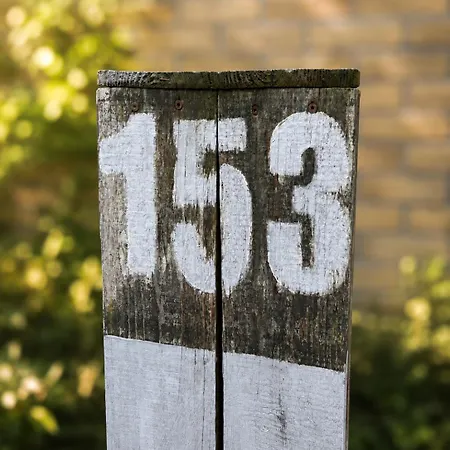 153